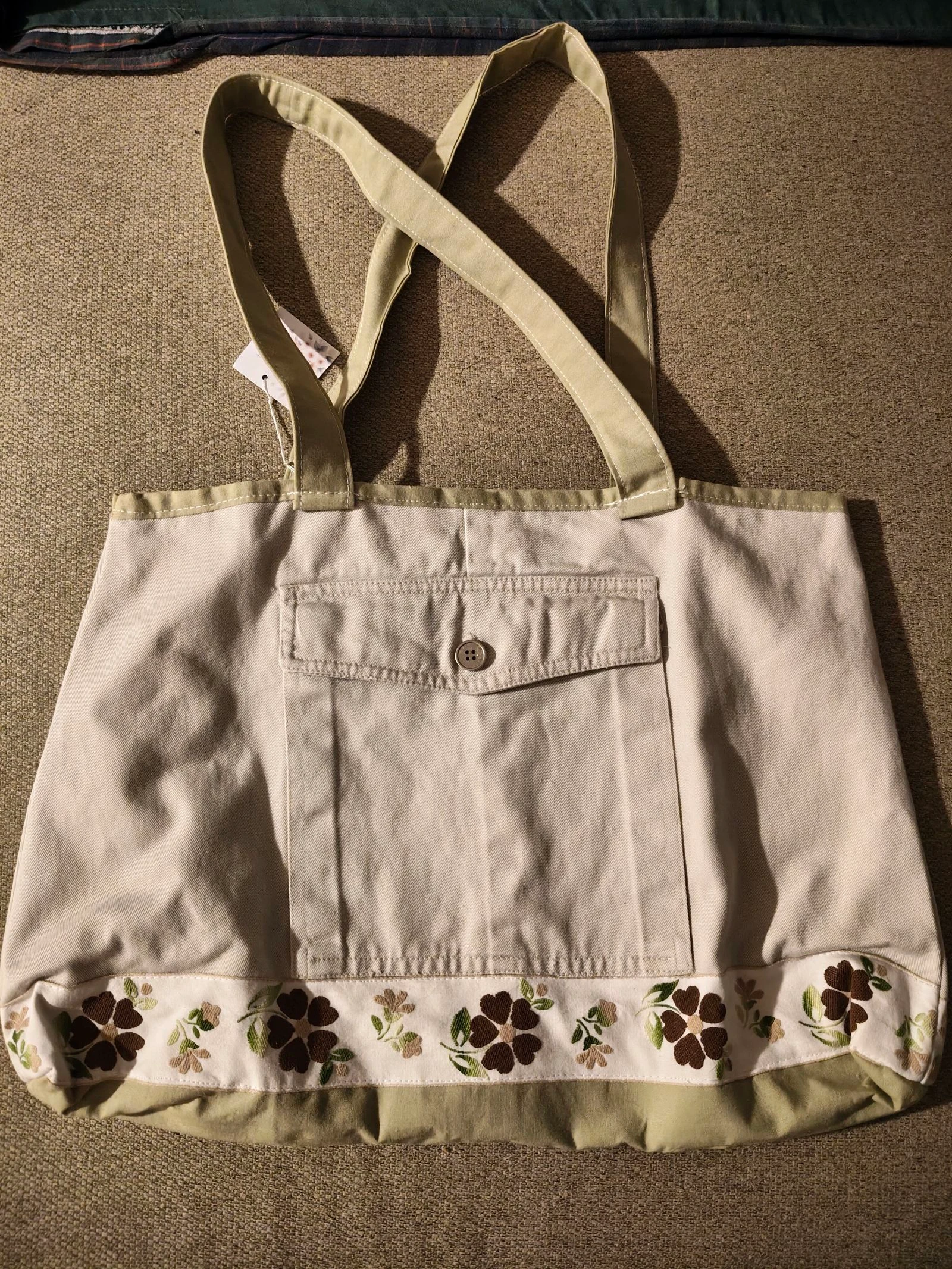 Maskucadas-Bolso tote bag verde estampado floral y bolsillos con asas hanchas